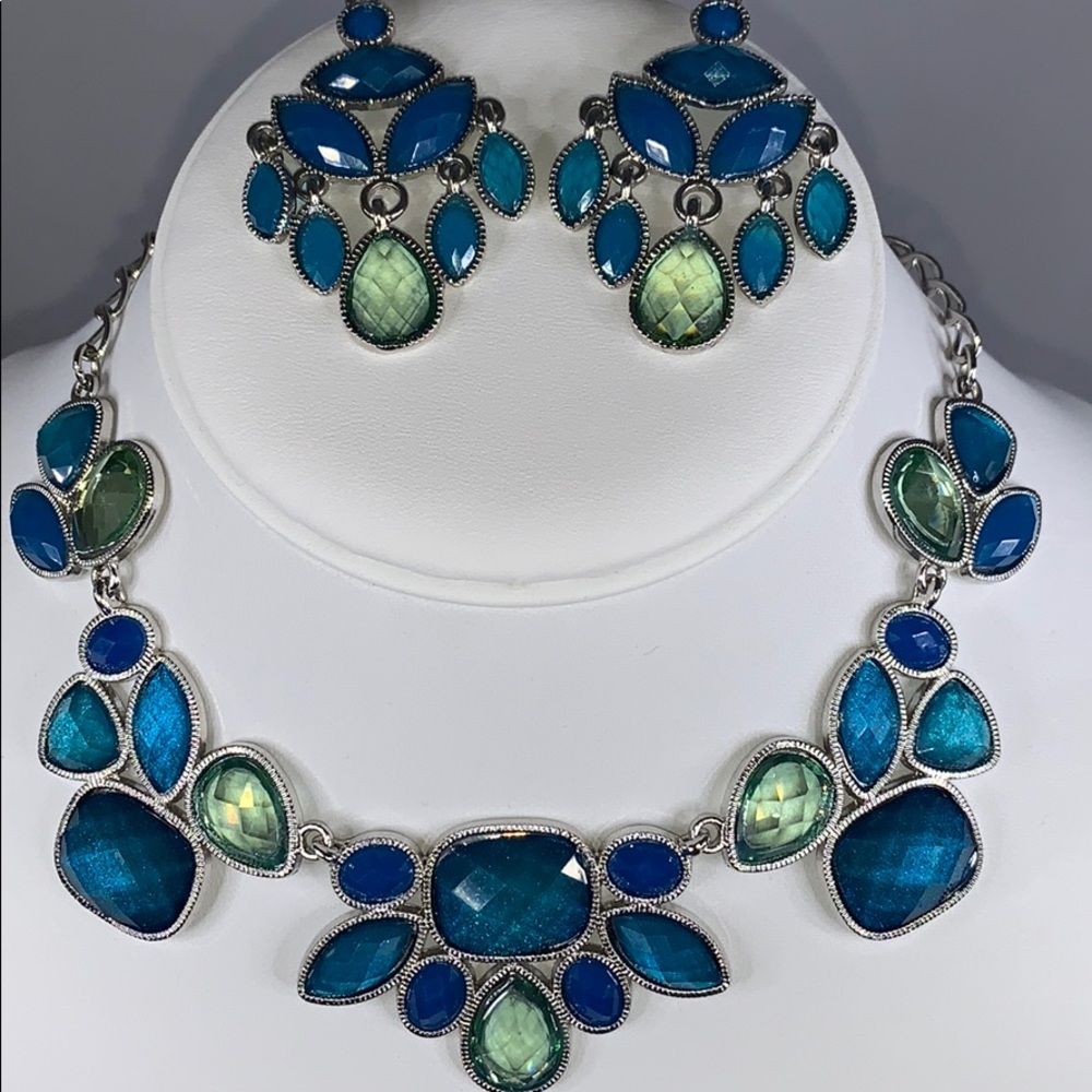 Vintage Macy’s Statement necklace & earrings